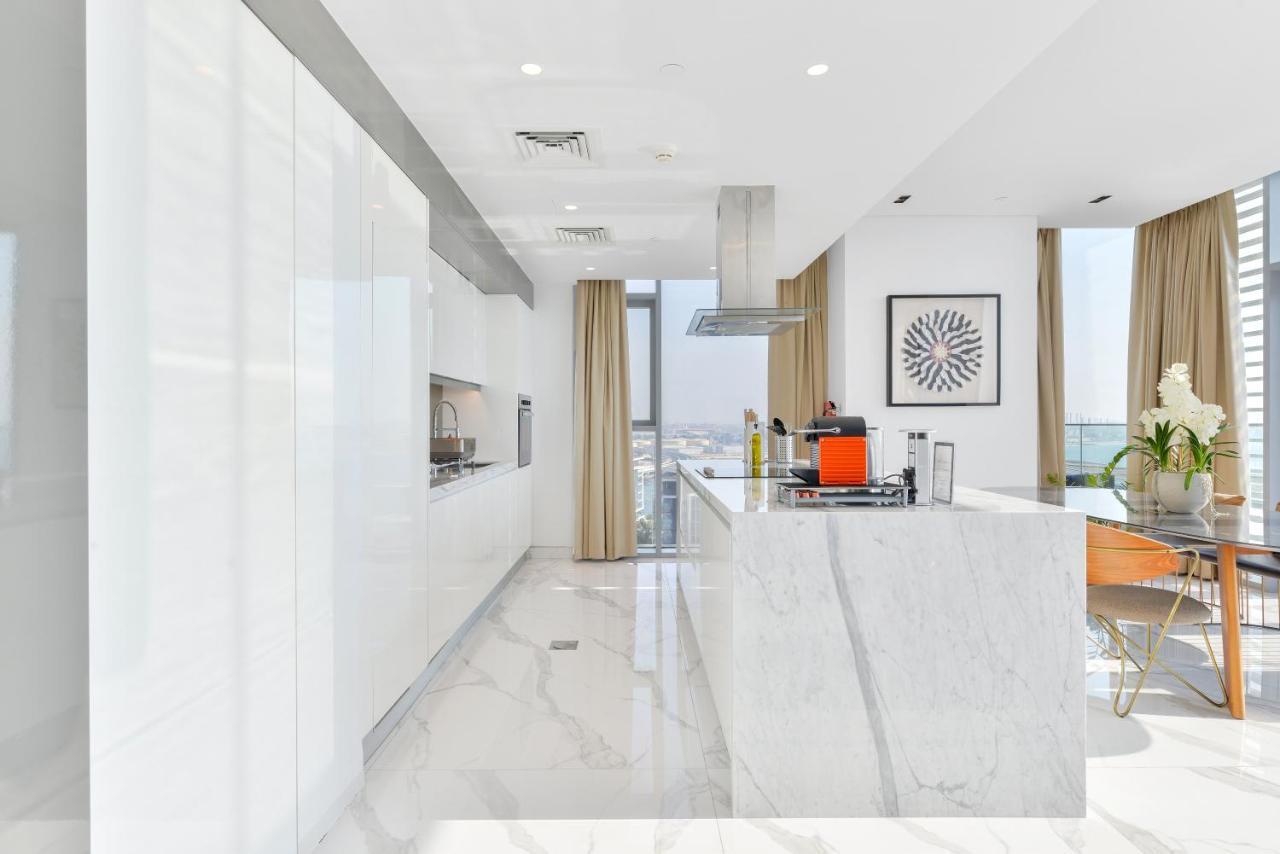Luxe 3 Bedroom Oceanfront Apartment In The Heart Of Bluewaters Island Dubái Exterior foto