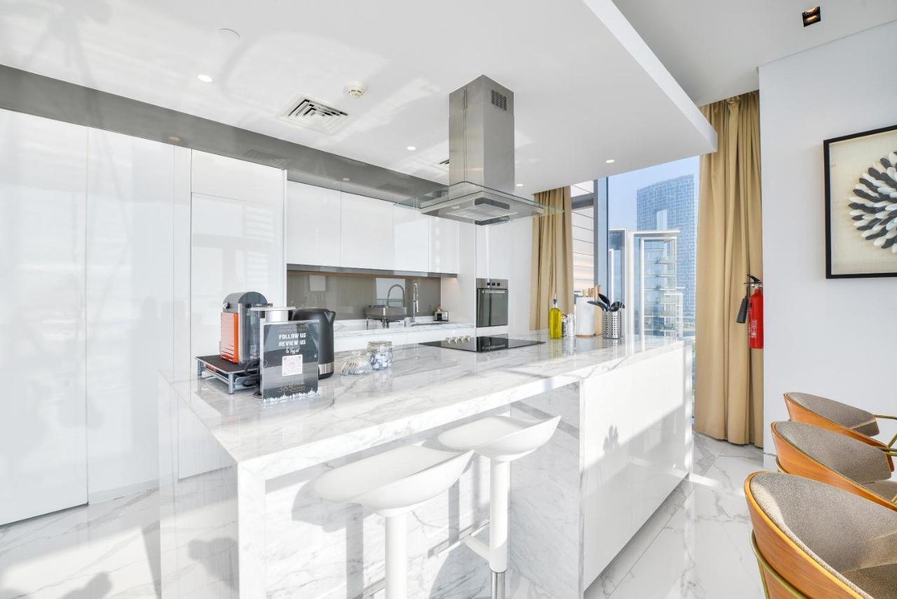 Luxe 3 Bedroom Oceanfront Apartment In The Heart Of Bluewaters Island Dubái Exterior foto